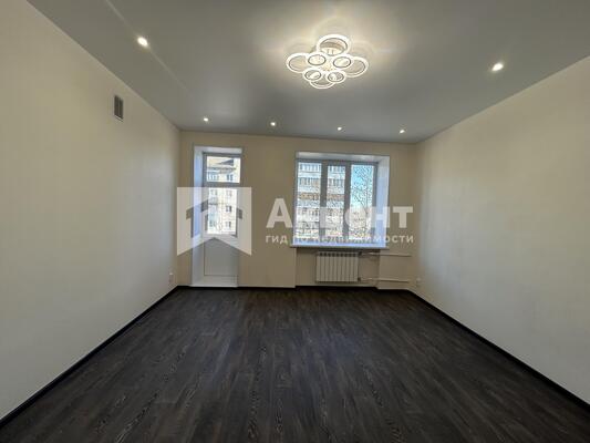 Продам трехкомнатную (3-комн.) квартиру, Громобоя ул, 15, Иваново г