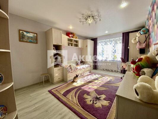 Продам трехкомнатную (3-комн.) квартиру, Рождественский мкр, 10, Иваново г