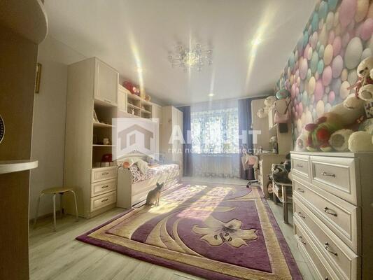 Продам трехкомнатную (3-комн.) квартиру, Рождественский мкр, 10, Иваново г