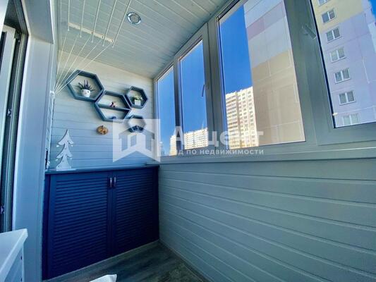 Продам трехкомнатную (3-комн.) квартиру, Рождественский мкр, 10, Иваново г