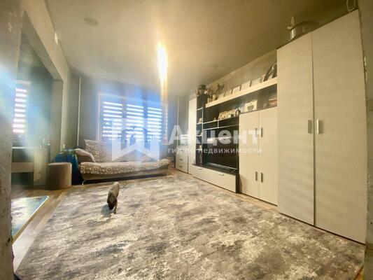 Продам трехкомнатную (3-комн.) квартиру, Рождественский мкр, 10, Иваново г