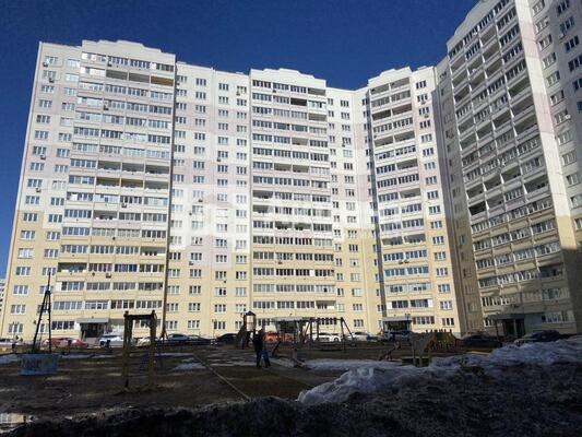 Продам трехкомнатную (3-комн.) квартиру, Рождественский мкр, 10, Иваново г