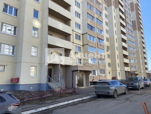 Продам трехкомнатную (3-комн.) квартиру, Рождественский мкр, 10, Иваново г