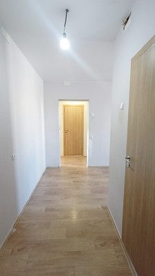 Продам двухкомнатную (2-комн.) квартиру, Самаровская ул, 2, Ханты-Мансийск г