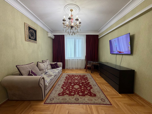 Продам трехкомнатную (3-комн.) квартиру, Чайковского ул, 22, Нальчик г