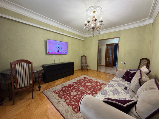 Продам трехкомнатную (3-комн.) квартиру, Чайковского ул, 22, Нальчик г