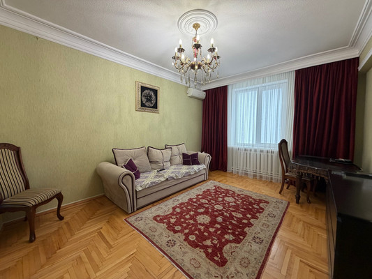 Продам трехкомнатную (3-комн.) квартиру, Чайковского ул, 22, Нальчик г