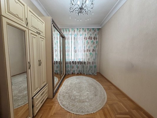 Продам трехкомнатную (3-комн.) квартиру, Чайковского ул, 22, Нальчик г