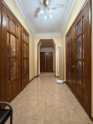 Продам трехкомнатную (3-комн.) квартиру, Чайковского ул, 22, Нальчик г