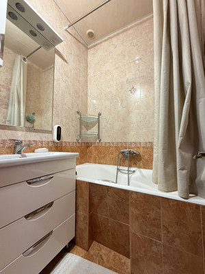 Продам трехкомнатную (3-комн.) квартиру, Чайковского ул, 22, Нальчик г