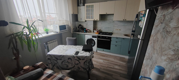 Продам трехкомнатную (3-комн.) квартиру, Энгельса ул, 39, Батайск г