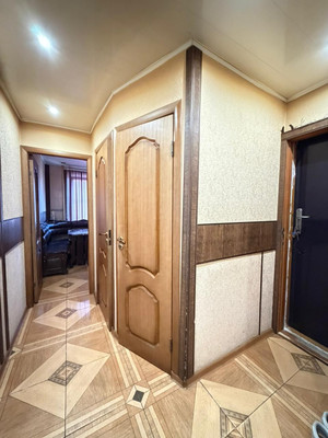 Продам трехкомнатную (3-комн.) квартиру, 2-й Таманской Дивизии ул, 424, Вольный Аул кп