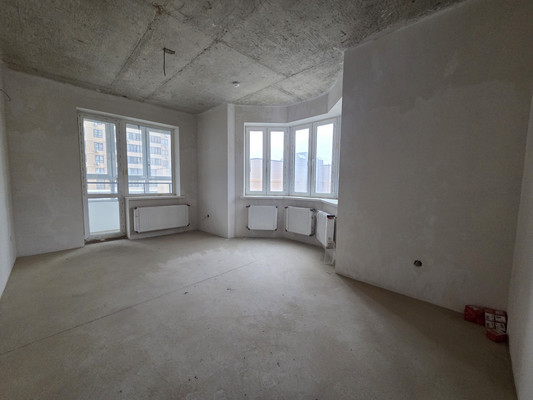 Продам трехкомнатную (3-комн.) квартиру, им. Героя Георгия Бочарникова ул, 4к1, Краснодар г