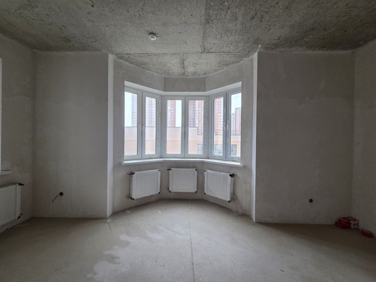 Продам трехкомнатную (3-комн.) квартиру, им. Героя Георгия Бочарникова ул, 4к1, Краснодар г