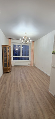 Продам однокомнатную (1-комн.) квартиру, Ясеневая ул, 12к8, Москва г