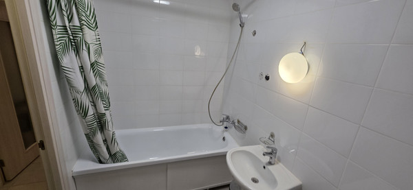 Продам однокомнатную (1-комн.) квартиру, Ясеневая ул, 12к8, Москва г