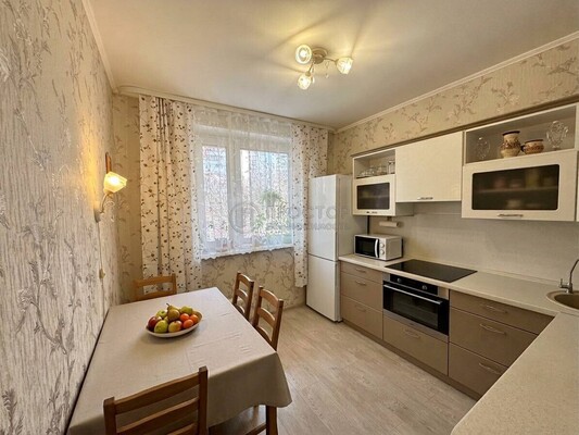 Продам двухкомнатную (2-комн.) квартиру, Новопеределкинская ул, 10, Москва г