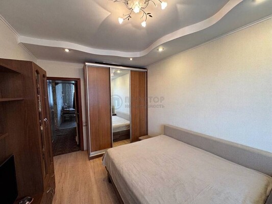 Продам двухкомнатную (2-комн.) квартиру, Новопеределкинская ул, 10, Москва г