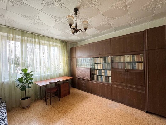 Продам двухкомнатную (2-комн.) квартиру, Новопеределкинская ул, 10, Москва г