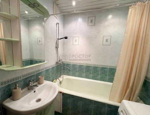 Продам двухкомнатную (2-комн.) квартиру, Новопеределкинская ул, 10, Москва г