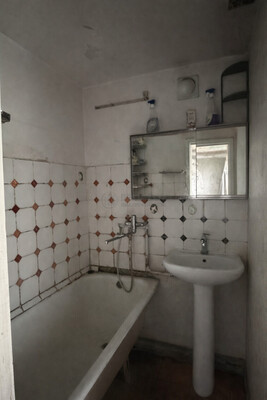 Продам двухкомнатную (2-комн.) квартиру, Красного Маяка ул, 8к1, Москва г