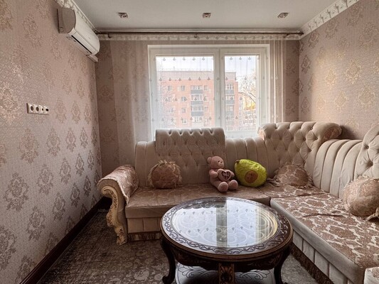 Продам трехкомнатную (3-комн.) квартиру, Урицкого ул, 16к2, Люберцы г