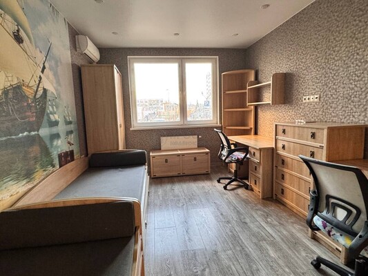 Продам трехкомнатную (3-комн.) квартиру, Урицкого ул, 16к2, Люберцы г