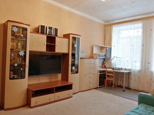 Продам двухкомнатную (2-комн.) квартиру, Строителей ул, 4к5, Москва г