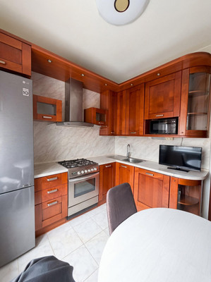 Продам трехкомнатную (3-комн.) квартиру, Ленина пр-кт, 23, Колпино г