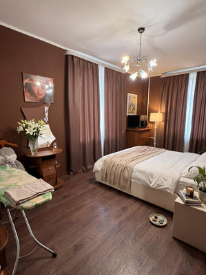 Продам трехкомнатную (3-комн.) квартиру, Ленина пр-кт, 23, Колпино г