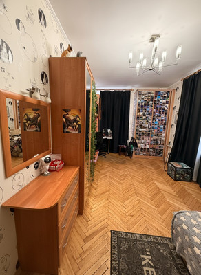 Продам трехкомнатную (3-комн.) квартиру, Ленина пр-кт, 23, Колпино г