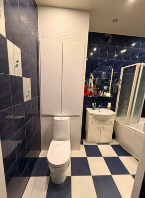 Продам трехкомнатную (3-комн.) квартиру, Ленина пр-кт, 23, Колпино г