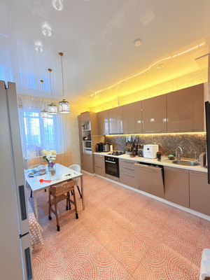 Продам двухкомнатную (2-комн.) квартиру, Объездная ул, 8, Ханты-Мансийск г