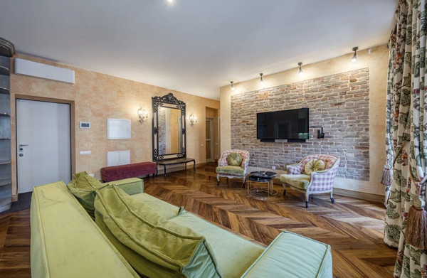 Сдам трехкомнатную (3-комн.) квартиру, Брюсов пер, 7, Москва г