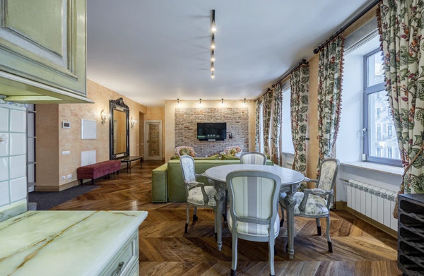 Сдам трехкомнатную (3-комн.) квартиру, Брюсов пер, 7, Москва г