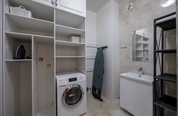 Сдам трехкомнатную (3-комн.) квартиру, Брюсов пер, 7, Москва г