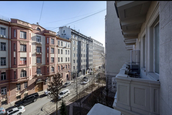 Сдам трехкомнатную (3-комн.) квартиру, Брюсов пер, 7, Москва г