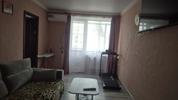 Продам трехкомнатную (3-комн.) квартиру, Зои Жильцовой ул, 13А, Симферополь г