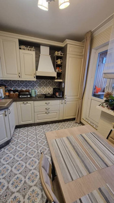 Продам трехкомнатную (3-комн.) квартиру, Кораблестроителей ул, 39в, Санкт-Петербург г