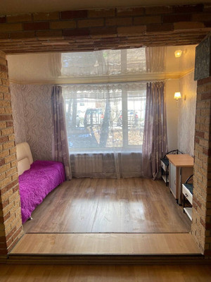 Продам двухкомнатную (2-комн.) квартиру, Северная ул, 42, Дубки с