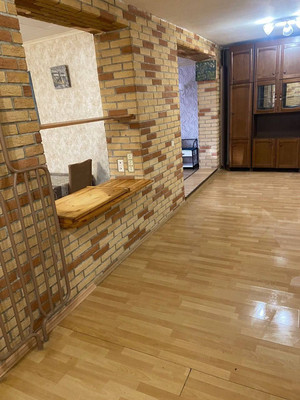 Продам двухкомнатную (2-комн.) квартиру, Северная ул, 42, Дубки с