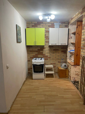 Продам двухкомнатную (2-комн.) квартиру, Северная ул, 42, Дубки с