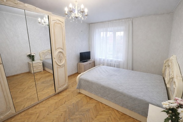 Продам трехкомнатную (3-комн.) квартиру, Шибанкова ул, 15а, Наро-Фоминск г