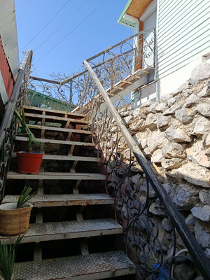 Продам многокомнатную квартиру, Калинина пер, 9, Алупка г