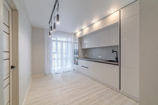 Продам двухкомнатную (2-комн.) квартиру, Прибрежный б-р, 5, Засечное с