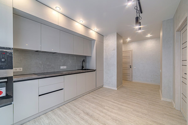 Продам двухкомнатную (2-комн.) квартиру, Прибрежный б-р, 5, Засечное с