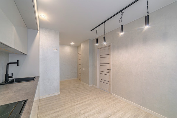 Продам двухкомнатную (2-комн.) квартиру, Прибрежный б-р, 5, Засечное с