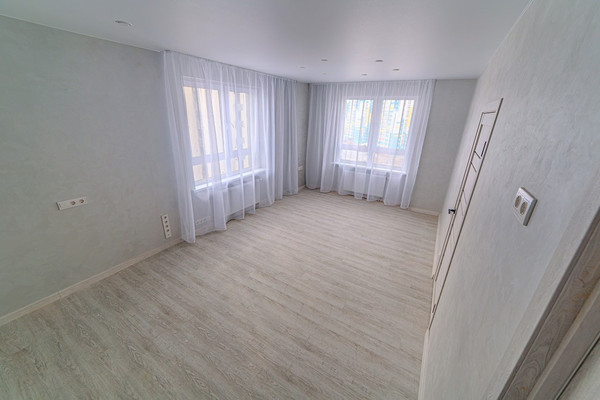 Продам двухкомнатную (2-комн.) квартиру, Прибрежный б-р, 5, Засечное с