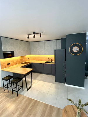 Продам однокомнатную (1-комн.) квартиру, 100 кв-л, 1к1, Москва г