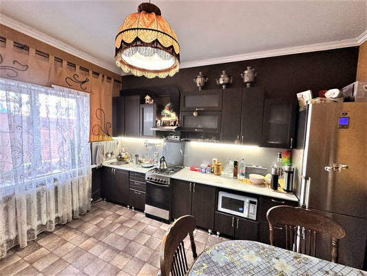 Продам трехкомнатную (3-комн.) квартиру, Меньшикова ул, 103, Тихорецк г